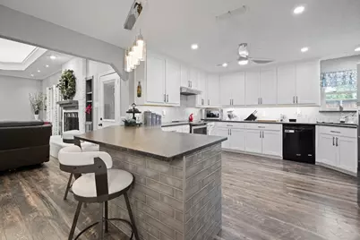 425 Sherwood Court, Burleson, TX 76028 - Photo 12
