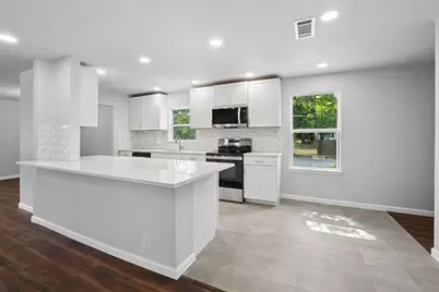 5001 Meadowbrook Drive, Fort Worth, TX 76103 - Photo 12