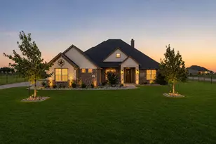 336 El Pescado Ct, Godley, TX 76044 - Photo 2