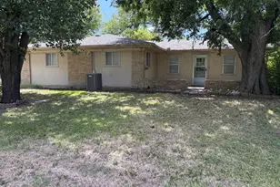 209 Morningside Dr, Mexia, TX 76667 - Photo 2
