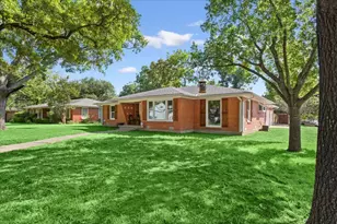 1024 N 43rd St, Waco, TX 76710 - Photo 2