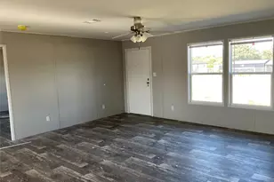 137 Firefly Dr, Springtown, TX 76082 - Photo 8