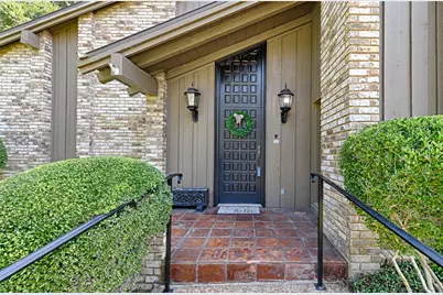 103 W Northgate Drive, Irving, TX 75062 - Photo 10