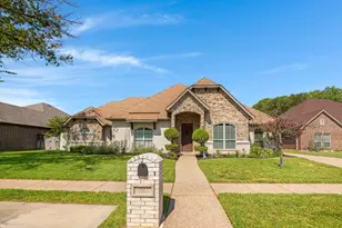 1904 Melbourne Dr, Pantego, TX 76013 - Photo 2