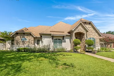 1904 Melbourne Drive, Pantego, TX 76013 - Photo 2
