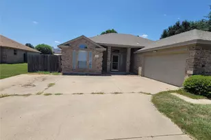 205 Willow Creek Dr, Weatherford, TX 76085 - Photo 1