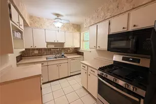 825 Bryan Dr, Bedford, TX 76022 - Photo 10
