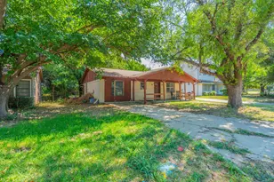310 Jagoe St, Krum, TX 76249 - Photo 20