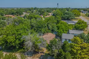310 Jagoe St, Krum, TX 76249 - Photo 28