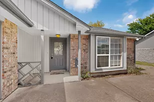 107 Modene Ave, Waxahachie, TX 75165 - Photo 4