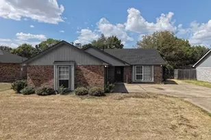 107 Modene Ave, Waxahachie, TX 75165 - Photo 2