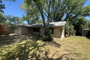 14048 Stardust Ln, Farmers Branch, TX 75234 - Photo 2