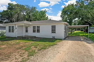 307 N Playdium Dr, West, TX 76691 - Photo 2