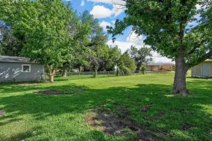 307 N Playdium Dr, West, TX 76691 - Photo 10