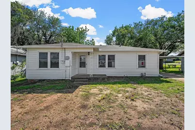 307 N Playdium Drive, West, TX 76691 - Photo 1