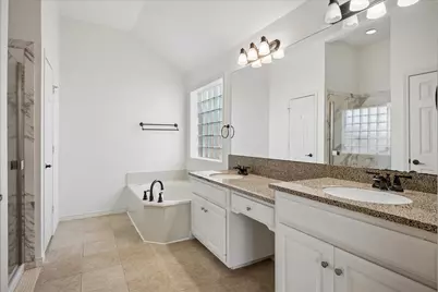 7710 Sweetgum Drive, Irving, TX 75063 - Photo 28