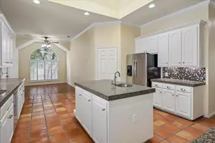 7710 Sweetgum Dr, Irving, TX 75063 - Photo 26