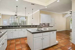 7710 Sweetgum Dr, Irving, TX 75063 - Photo 24