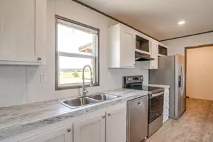 21 Kenzi Dr, Mineral Wells, TX 76067 - Photo 2