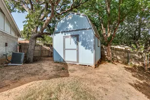 3217 Meadow Wood Ln, Bedford, TX 76021 - Photo 24