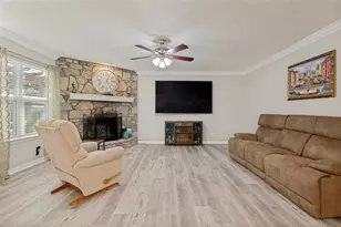 3217 Meadow Wood Ln, Bedford, TX 76021 - Photo 4