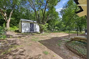 810 N Carrier Pkwy, Grand Prairie, TX 75050 - Photo 28