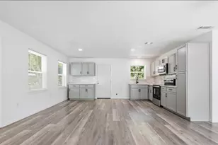 810 N Carrier Pkwy, Grand Prairie, TX 75050 - Photo 10