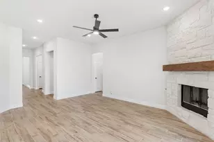 2315 Legacy Oaks Ln, Bedford, TX 76021 - Photo 6