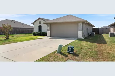 121 Willowbend Loop, Mabank, TX 75147 - Photo 2