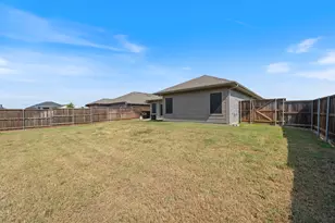 121 Willowbend Loop, Mabank, TX 75147 - Photo 6
