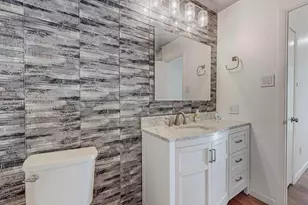 700 Broadway Ave, Euless, TX 76040 - Photo 16