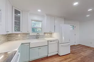 700 Broadway Ave, Euless, TX 76040 - Photo 8