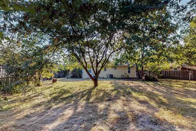 700 Broadway Avenue, Euless, TX 76040 - Photo 32