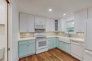 700 Broadway Ave, Euless, TX 76040 - Photo 10