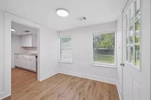 906 E Houston St, Sherman, TX 75092 - Photo 6