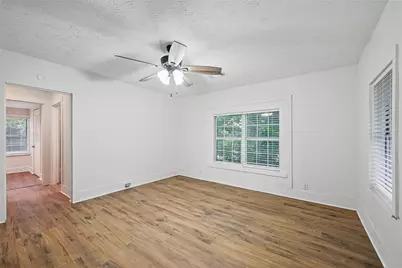 906 E Houston Street, Sherman, TX 75092 - Photo 10