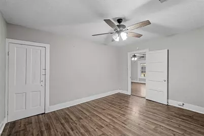 906 E Houston Street, Sherman, TX 75092 - Photo 22