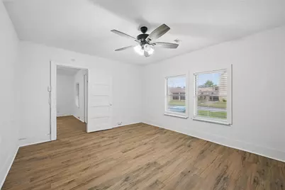 906 E Houston Street, Sherman, TX 75092 - Photo 16