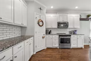 215 Greenbriar St, Robinson, TX 76706 - Photo 12