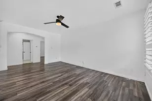 2208 Grizzly Run Ln, Euless, TX 76039 - Photo 10