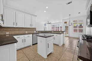 2208 Grizzly Run Ln, Euless, TX 76039 - Photo 4