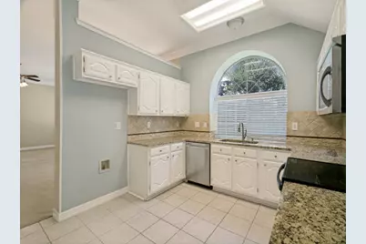 609 Oak Hollow Lane, Flower Mound, TX 75028 - Photo 10