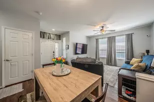 2741 Hyde Park Dr, Grand Prairie, TX 75050 - Photo 8