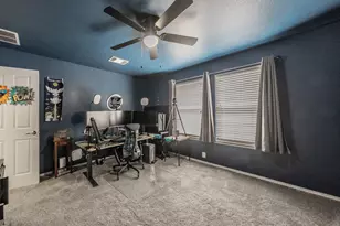2741 Hyde Park Dr, Grand Prairie, TX 75050 - Photo 16