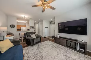 2741 Hyde Park Dr, Grand Prairie, TX 75050 - Photo 6