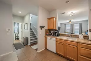 2741 Hyde Park Dr, Grand Prairie, TX 75050 - Photo 10