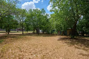 404 Campbell St, Bowie, TX 76230 - Photo 16