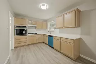800 Sherwood Dr, Arlington, TX 76013 - Photo 10
