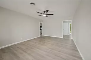 800 Sherwood Dr, Arlington, TX 76013 - Photo 8
