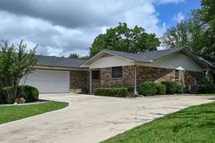 412 Half Moon Way, Runaway Bay, TX 76426 - Photo 2